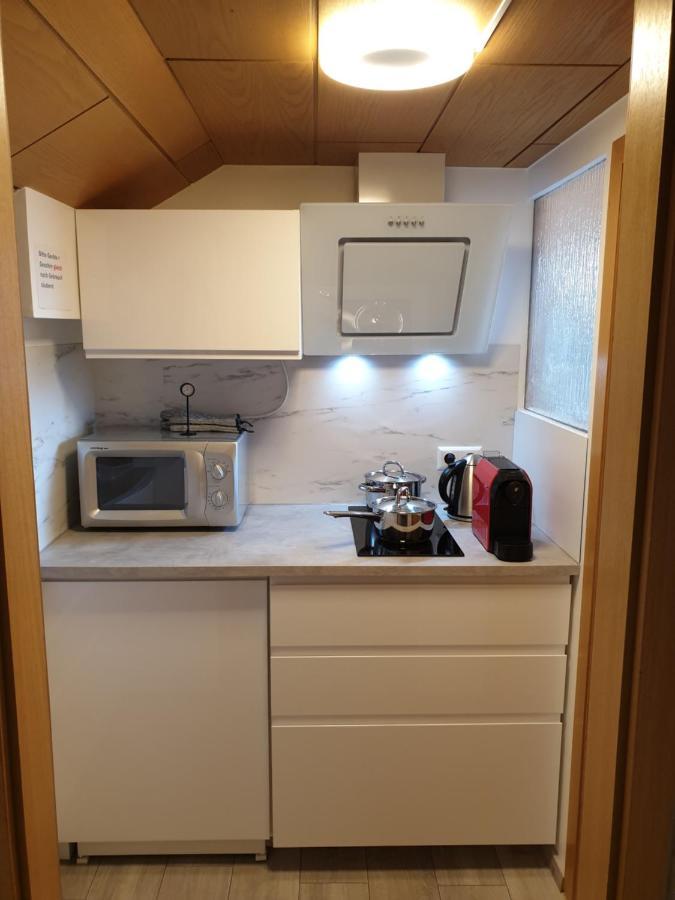 Sonnige Ruhige Dachzimmer Inkl Wifi Plus Kaffee Mit Wg Dusche Und Neuer Kueche レラハ エクステリア 写真
